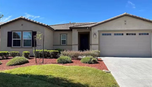 Peaceful Family-Friendly Menifee home sleeps 7 near wine country & parks