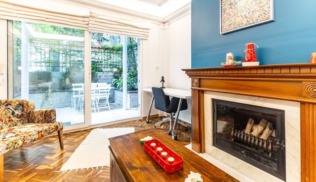 Peaceful Flat w Garden and Fireplace in Cihangir