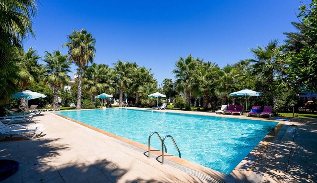 Peaceful Flat with Shared Pool in Camyuva Kemer