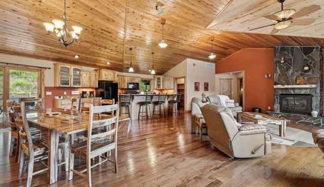 Peaceful Forest Park Lodge
