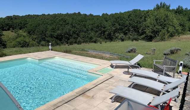 Peaceful gîte: 5bedrooms/4showers/1bathtub