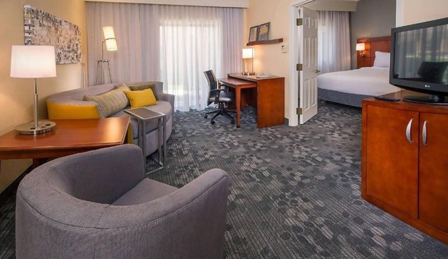 Peaceful Getaway | Pool, Gym, Pet-Friendly | Near Music Pavilion & UNC Charlotte