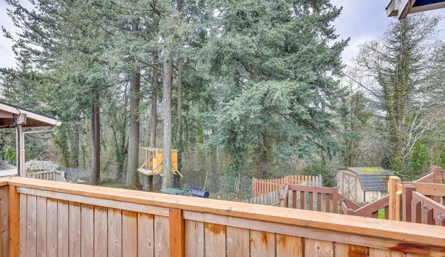 Peaceful Gresham Home w/Grill: 2 Mi to Downtown