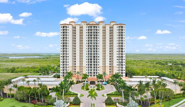 Peaceful Hammock Bay Condo | Pool, Spa, Golf & 2 Miles to Marco Beach