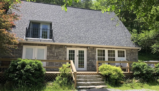 Peaceful Hocking Hills Vacation Retreat