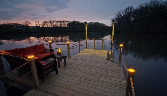 Peaceful Lakeside Getaway with Private Dock surrounded with Serene Wilderness