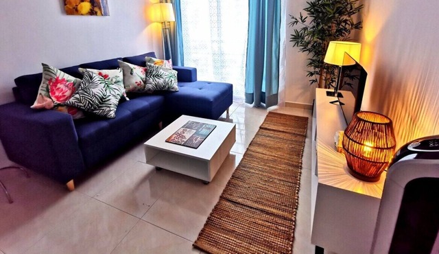 Peaceful Location. Pool. Shopping. NO Fees!