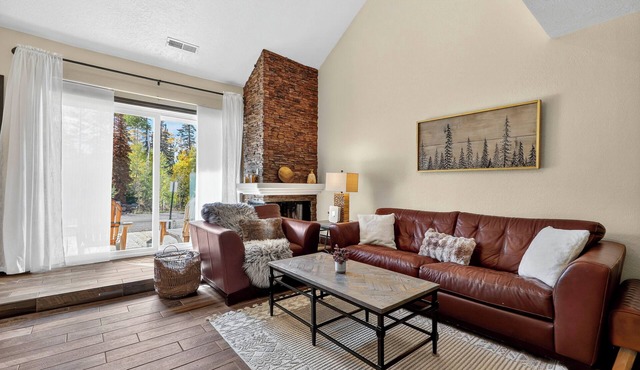Peaceful Mountain Retreat in Cedar Village