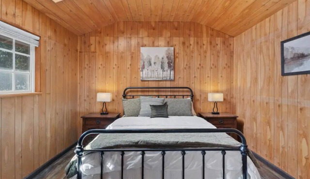 PEACEFUL ONE BEDROOM GUEST HOUSE ON A RANCH
