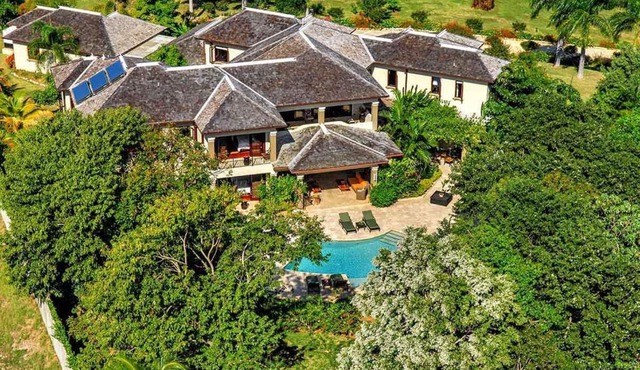 PEACEFUL PALACE.