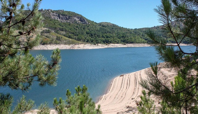 Peaceful refuge with swimming pool in Terras de Bouro!