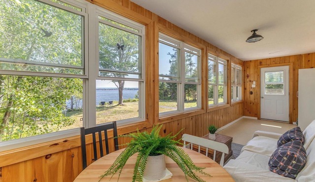 Peaceful retreat on Nova Scotia's North Shore. Come Have A Splash in Malagash!