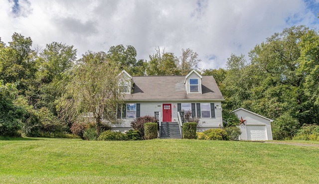 Peaceful, Secluded Olive Star Cottage. Huge Garden with Fire Pit. Pet Friendly