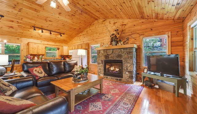 Peaceful Smoky Mountain Cabin w/Deck & Fire Pit!