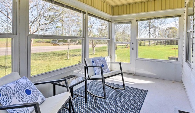 Peaceful Southern Countryside Escape with Porch