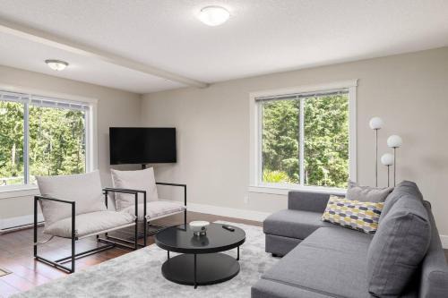 Peaceful spacious 2BR Suite Free Parking