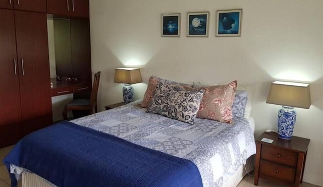 Peaceful, spacious, well appointed and pet friendly. Close to local amenities.