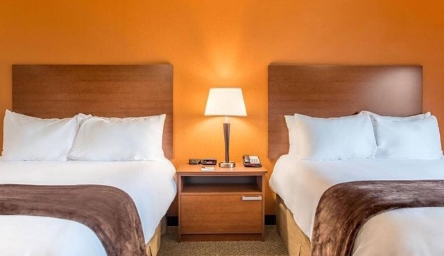 Peaceful Stay by Ives Grove Golf Course | Affordable Room w/Kitchenette