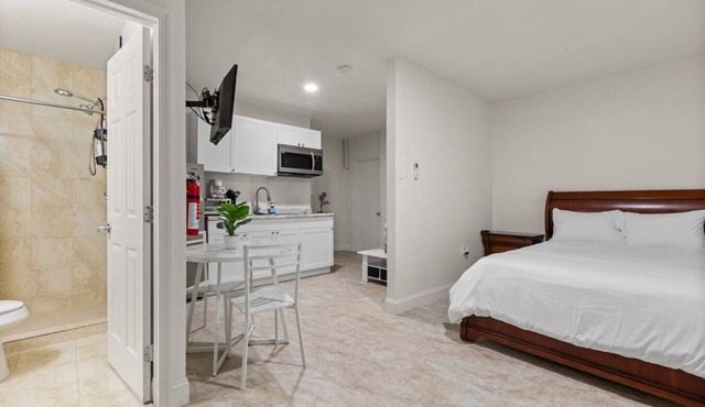 Peaceful Studio in a Quiet Orlando Community