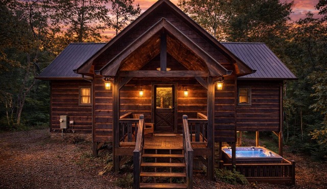 Peaceful Trinity Hills Cabin | Arcades-Hot Tub-Easy Drive