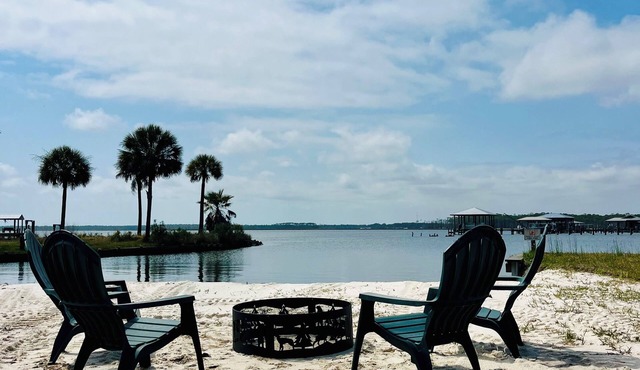 Peaceful Two Bedroom Cottage with Private Beach on Wolf Bay