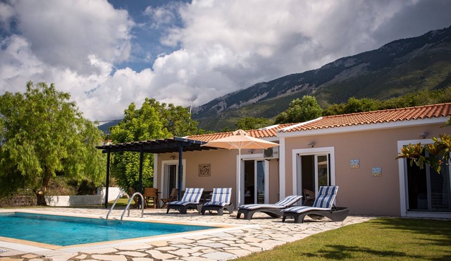 Peaceful villa with private pool. Amazing sea and mountain views. Free WiFi.