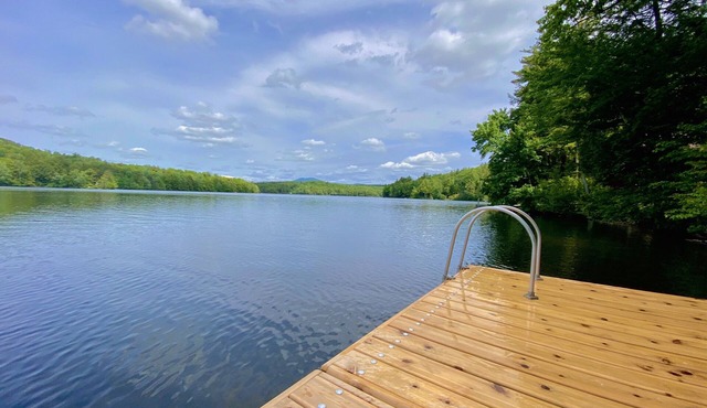 Peaceful waterfront getaway full of attractions year round!