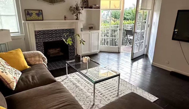 Peaceful West Hollywood Gem