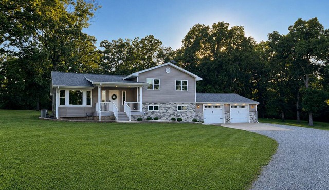 Peaceful Woodland Retreat - Spacious Home on 5 Acres