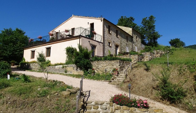 Peacefulness, nature, tranquillity at Cottage ‘L`Aria’ Le Marche, Italy