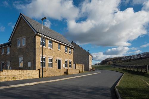 Peak District New Modern Cottage with Mountain Views