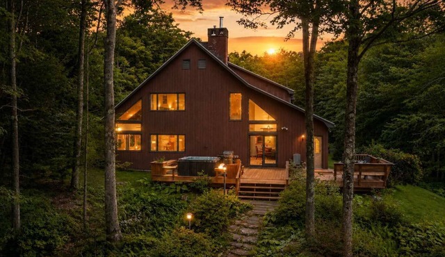 Peak Views in Jay: VIEWS! | Hot Tub | Sauna