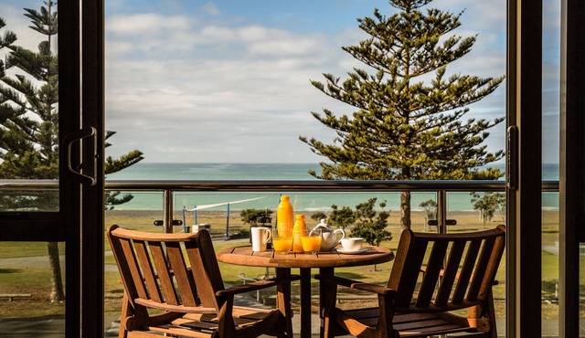 Pebble Beach Motor Inn