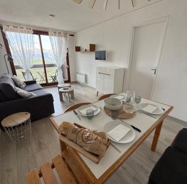 Pegase phenix studio cabine et balcon vue montagne