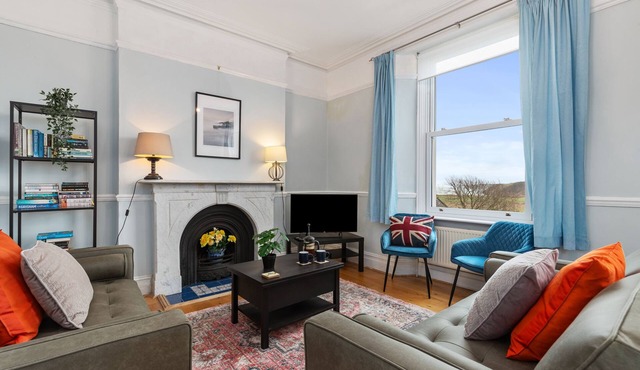Penalun House - Beautiful Sea Views