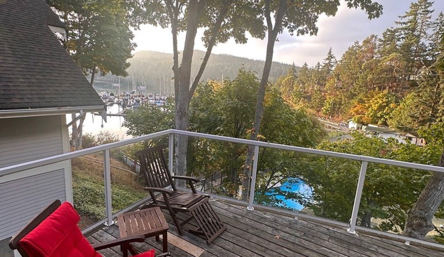 PENDER ISLAND GETAWAY - Luxury Modern Cottage