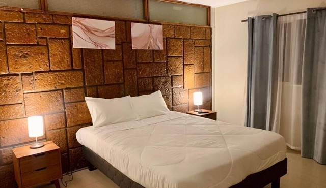 Peninsula Hostel