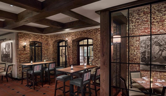 Penn's View Hotel