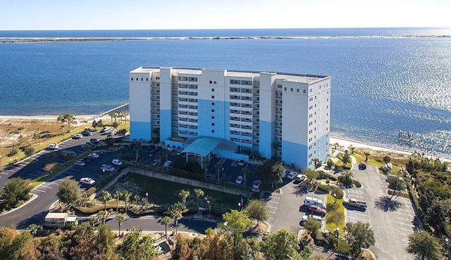 PENSACOLA/PERDIDO FALL DISCOUNTS WATER FRONT RESORT DELUXE 3BED 3BA END SUITE