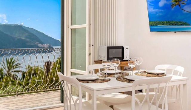 Pensieri Marini is a magical place that manages to sum up all the characteristics you are looking for in the ideal holiday home. Balcony with sea view, kitchen with every comfort, double bedroom, sofa bed, bathroom with shower, but above all a fantastic
