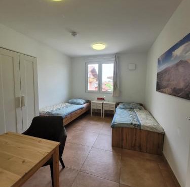 Pension Chen, 2 Doppelzimmer , EBK, separater Balkon