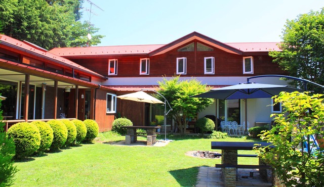 Pension Field