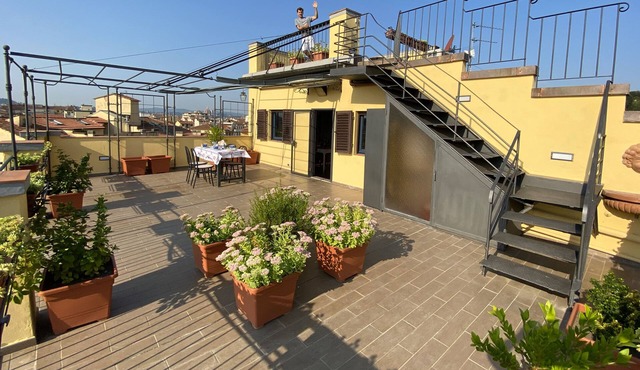 PENTHOUSE + 2 ROOFTOP TERRACES + VIEWS AT 360° + EXCELLENT REVIEWS + A/C, LIFT
