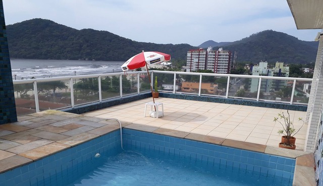 Penthouse Duplex, private pool, sea views in Bertioga Centro