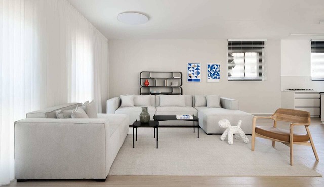 Penthouse - Four Bedroom Apartment, Sleeps 19