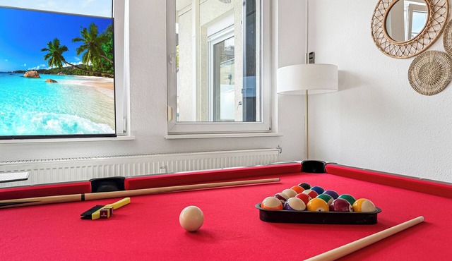 Penthouse in Stuttgart mit Whirlpool, Dachterrasse & Billard – 10 Gäste