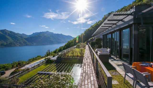 Penthouse-LakeView-AC-PrivateGarden