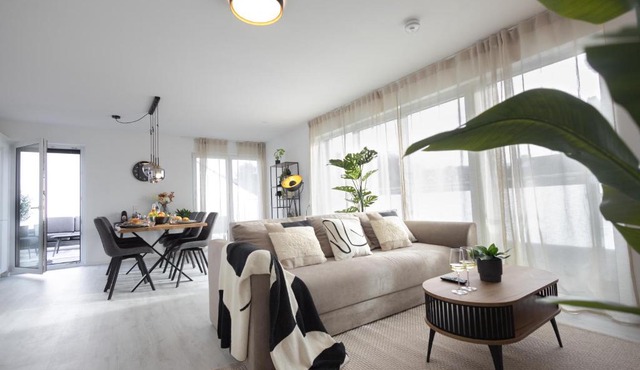 Penthouse mit Parkplatz und Terrasse, 15 Min von Köln HBF