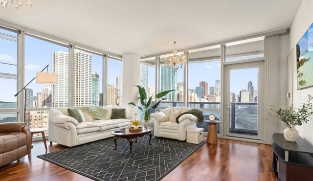Penthouse Paradise Executive Elegance Elevated Amenities Sleeps 6