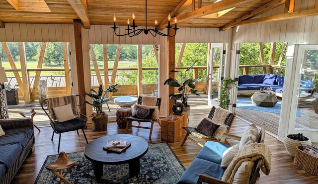 Penthouse Views-S. Gate Barton Springs Pool-Costa Rican cool breeze influenced